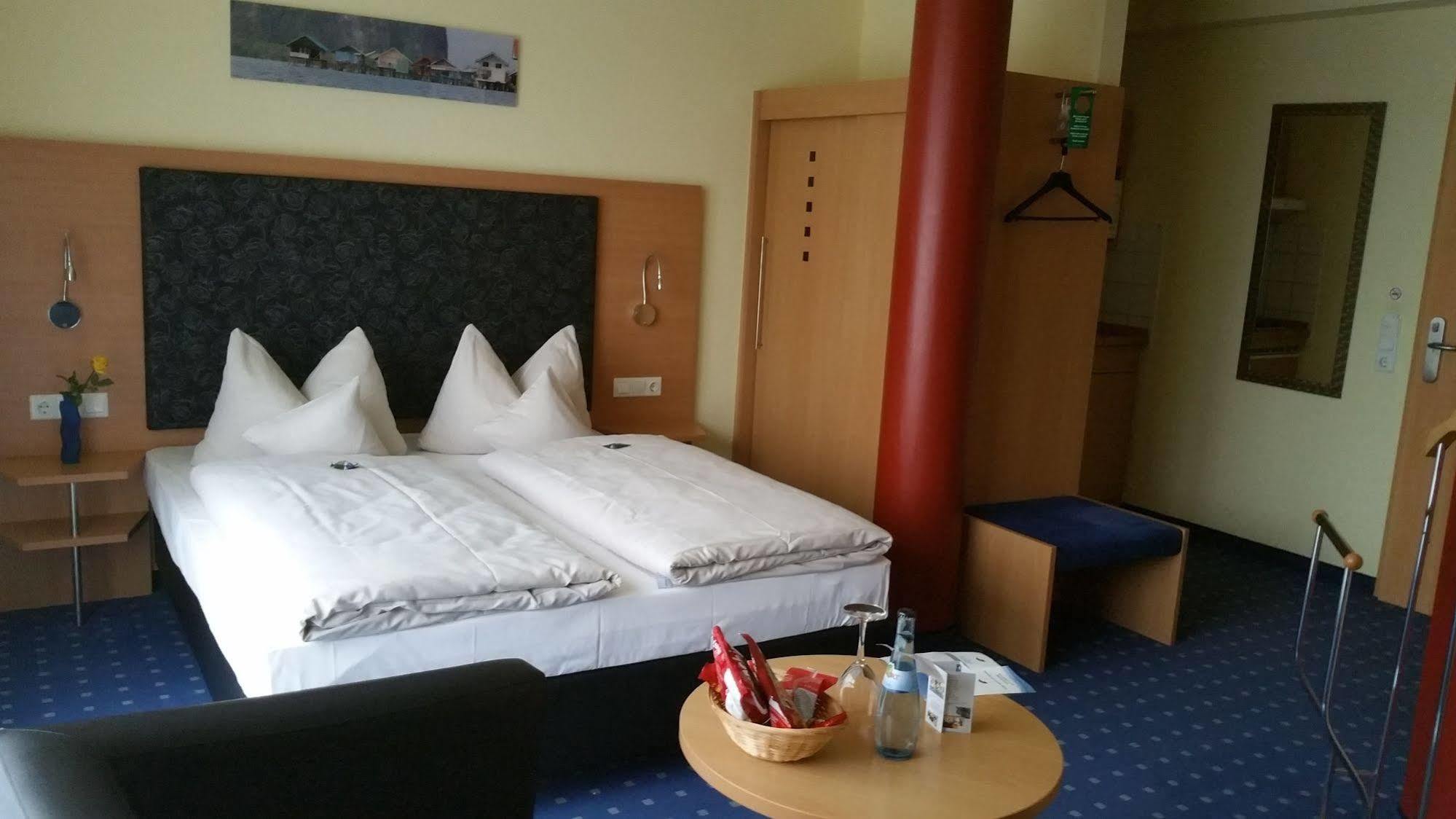 Hotel Ifen Вислох Экстерьер фото