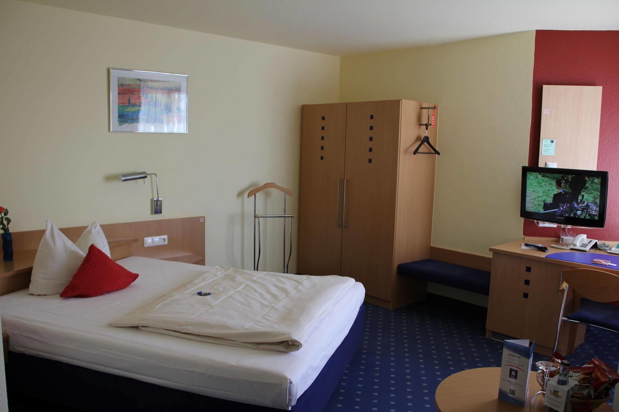 Hotel Ifen Вислох Экстерьер фото